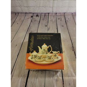 Baum Bros. Formalities Holly & Berries Mini Tea Set (10 Pieces)